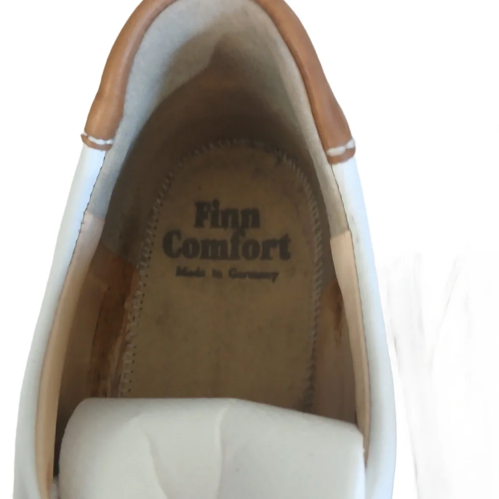 Finn Comfort minimal white